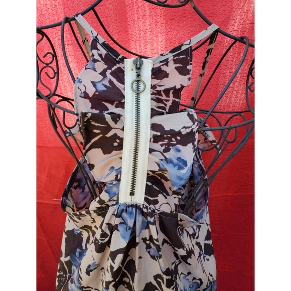 Racer back dress - Picture 4 of 4